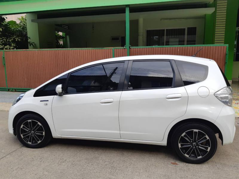 HONDA JAZZ HYBRID 2013