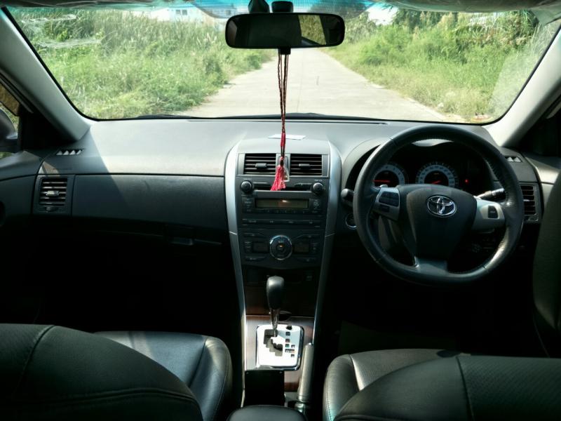 TOYOTA Collora Altis 2.0V Dual VTT-i 2011
