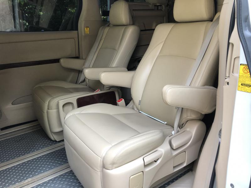 TOYOTA alphard 2011