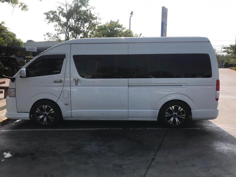TOYOTA Commuter 2016