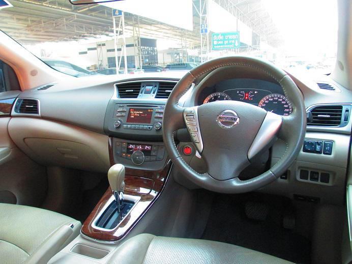 NISSAN SYLPHY 1.8V 2013