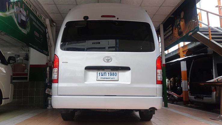 TOYOTA Commuter 2010