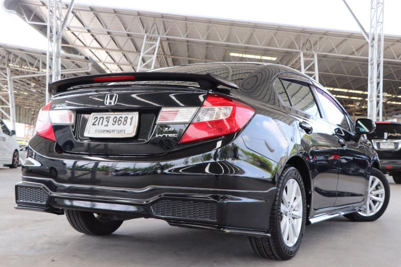 HONDA civic 1.8 e navi 2013