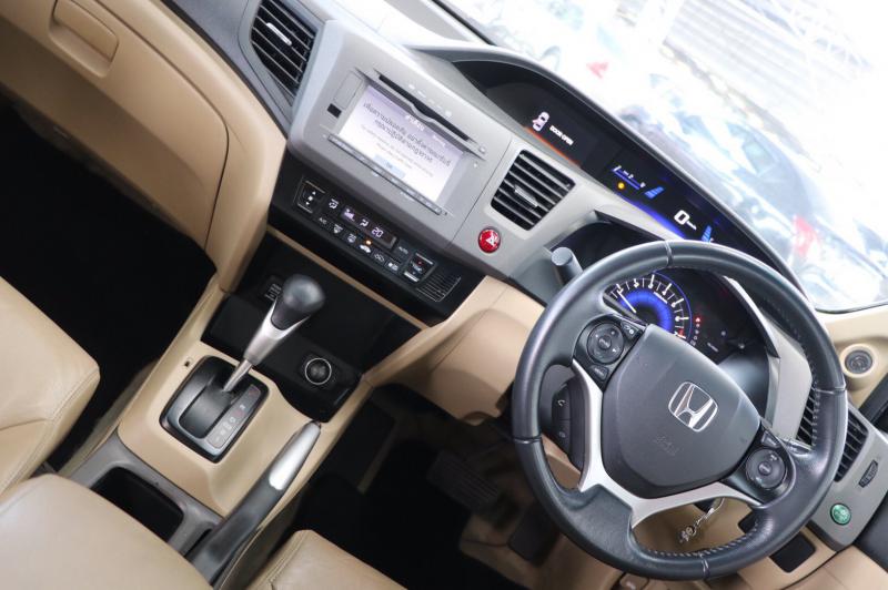 HONDA civic 1.8 e navi 2013