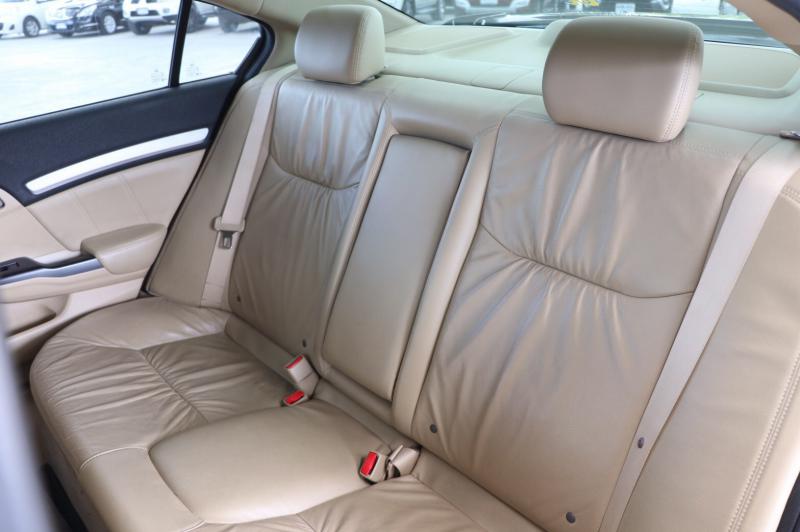 HONDA civic 1.8 e navi 2013
