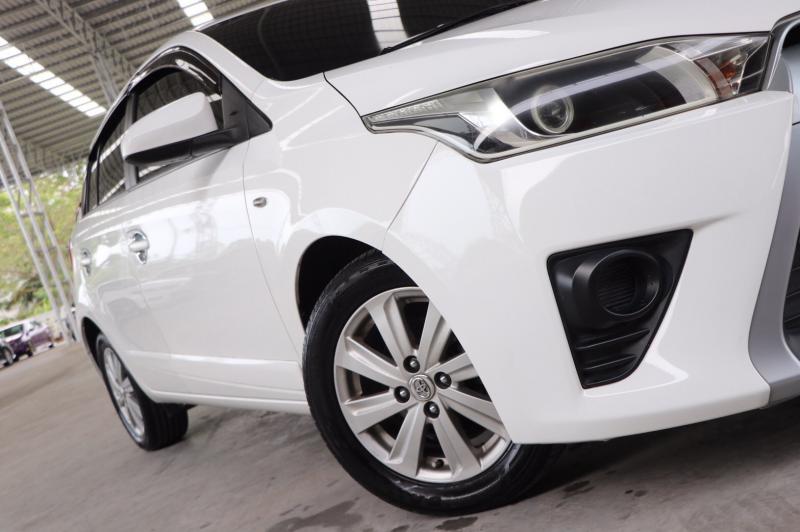 TOYOTA YARIS 1.2 E 2013