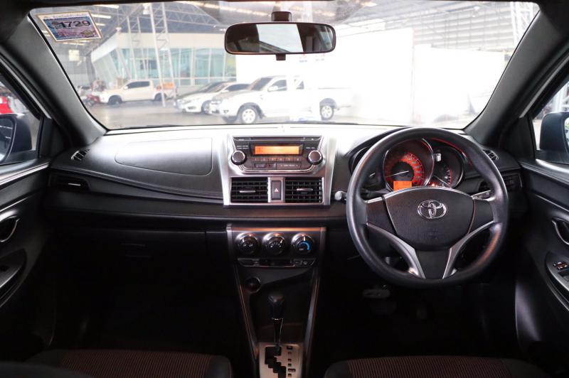 TOYOTA YARIS 1.2 E 2013