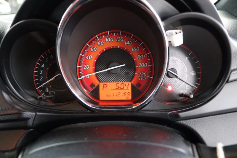 TOYOTA YARIS 1.2 E 2013