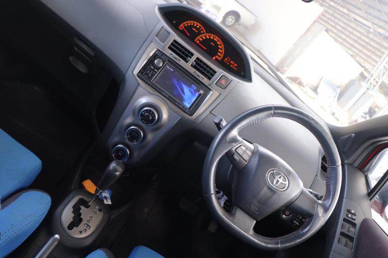 TOYOTA YARIS 2013