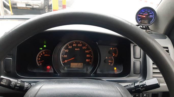 TOYOTA Commuter 2010