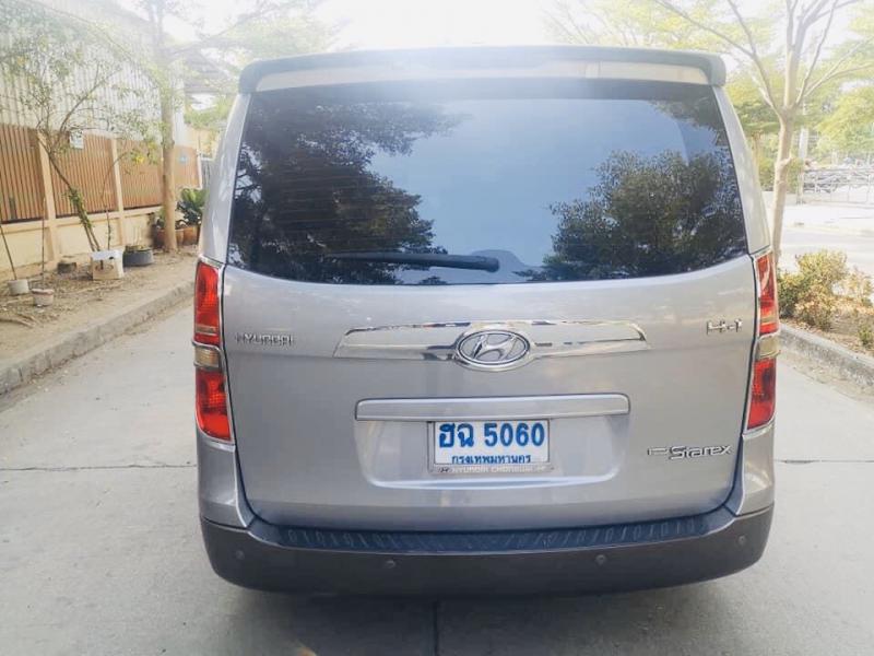 HYUNDAI H1 2011