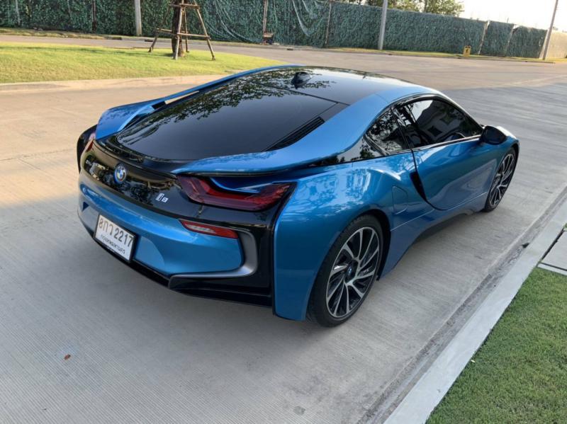 BMW i8 impulse  2016