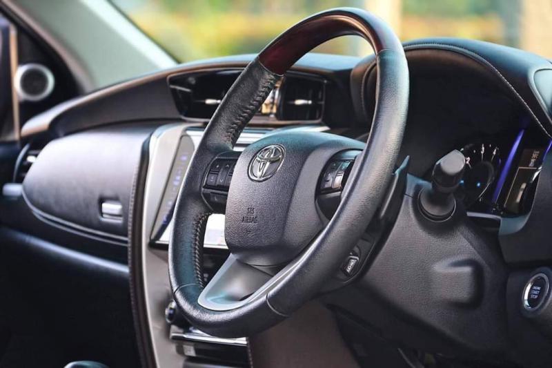TOYOTA fortuner 2016