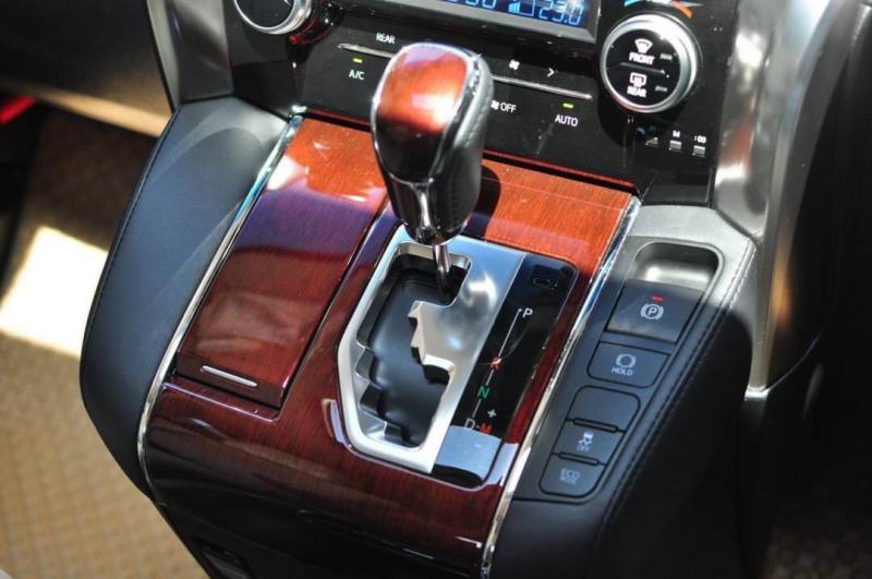 TOYOTA Vellfire 2.5 2017