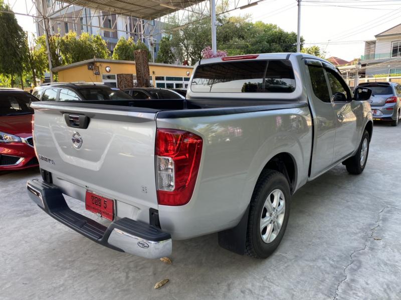NISSAN np300 2019