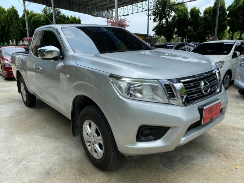 NISSAN np300 2018