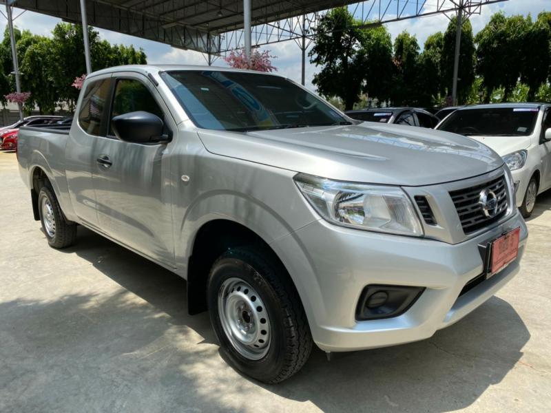 NISSAN np300 2019