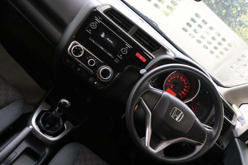 HONDA jazz 1.5 s 2014