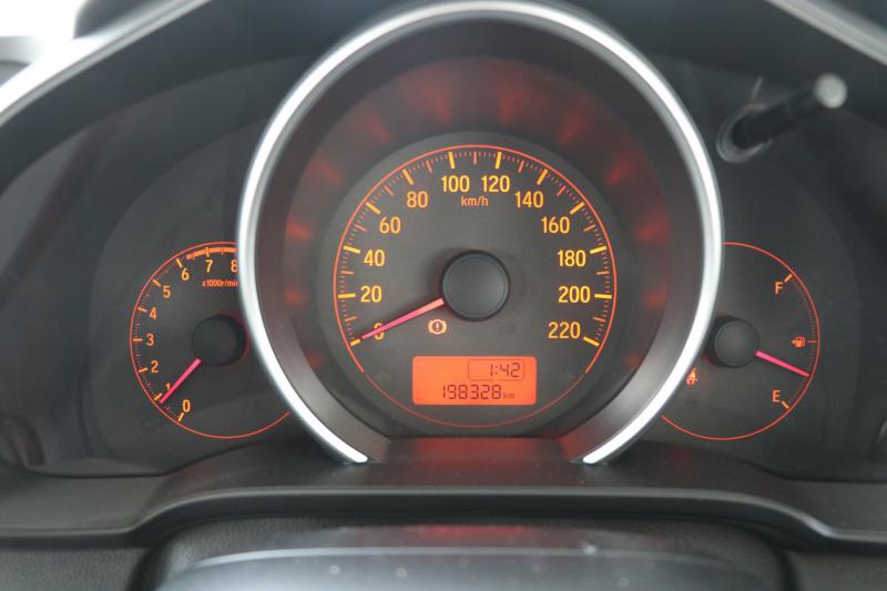 HONDA jazz 1.5 s 2014