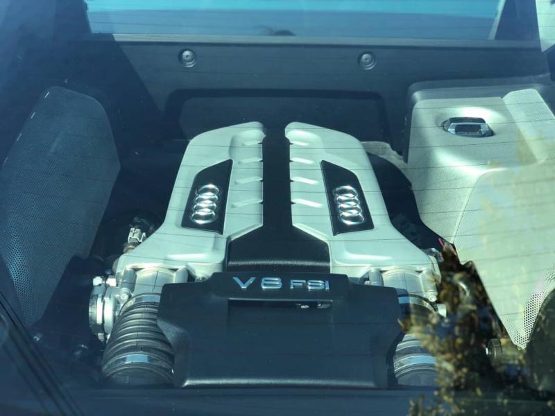 0 R8 V8 Coupe 4.2 FSI Quattro 2008