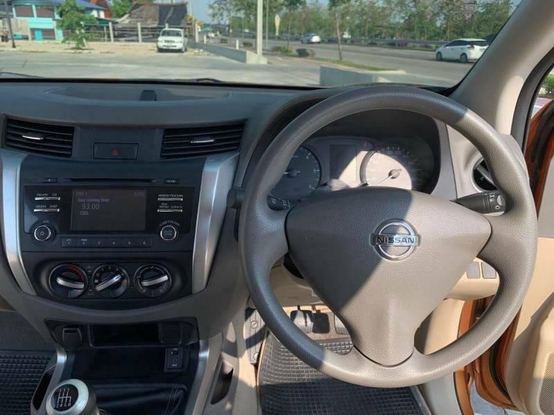 NISSAN NAVARA NP300 2.5 Mt ปี15 2015