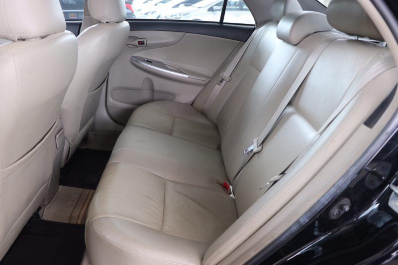 TOYOTA altis 1.8e 2013