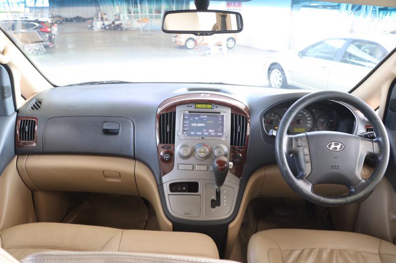 HYUNDAI GRAND STAREX 2011