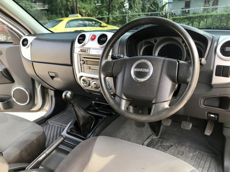 ISUZU 2.5 hilender 2009