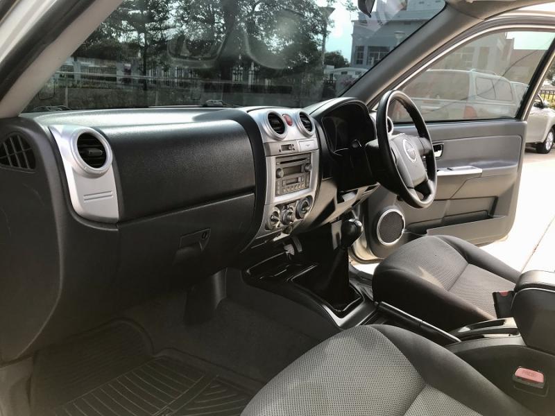 ISUZU 2.5 hilender 2009