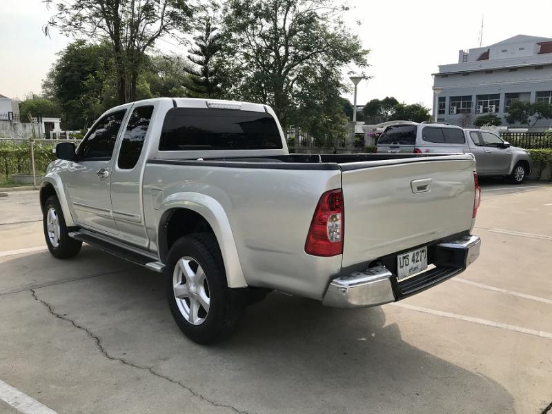 ISUZU 2.5 hilender 2009