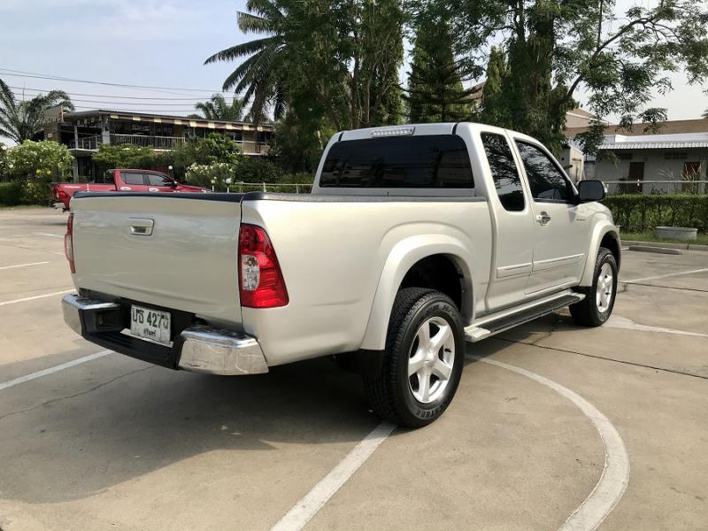 ISUZU 2.5 hilender 2009
