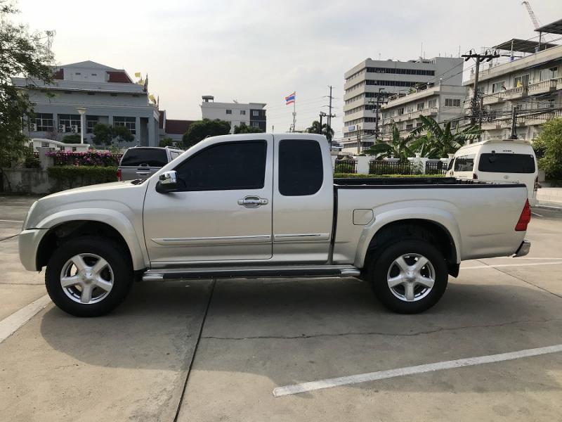 ISUZU 2.5 hilender 2009