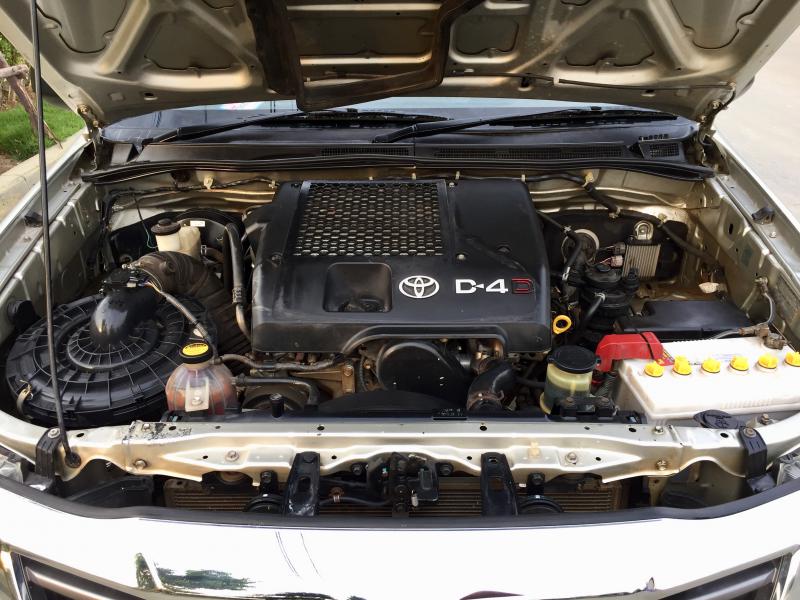 TOYOTA 2.5 smart cab 2012