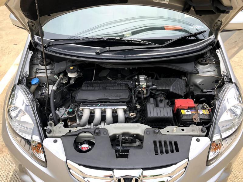 HONDA Brio Amaze 1.2 V Top 2013
