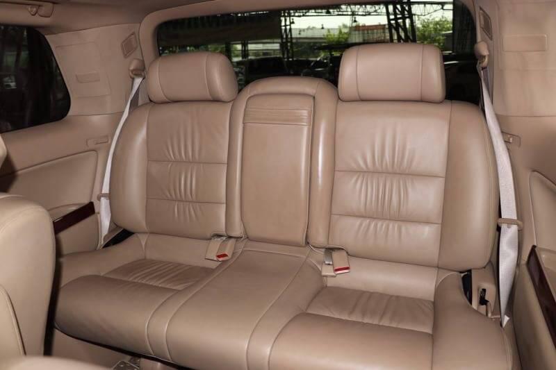 TOYOTA ALPHARD 2.4 V A/T 2010