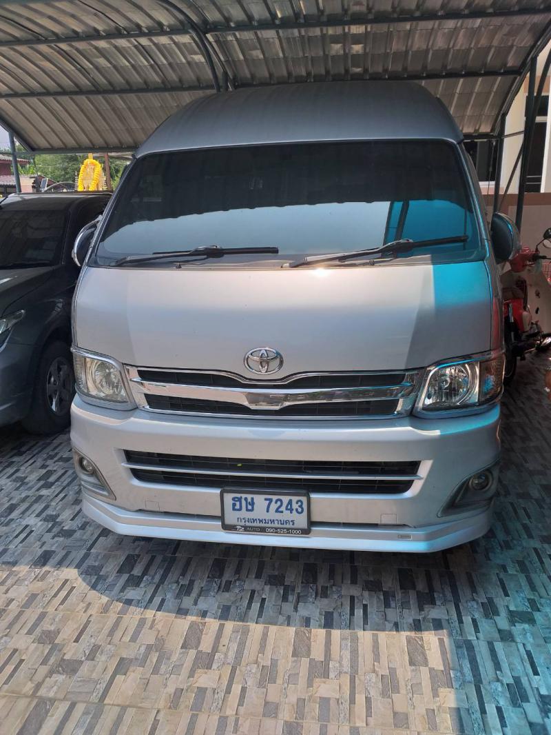 TOYOTA HIACE 2011