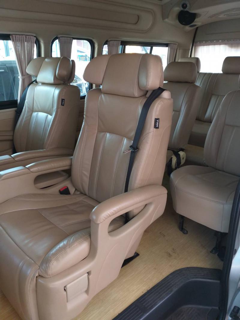 TOYOTA HIACE 2011