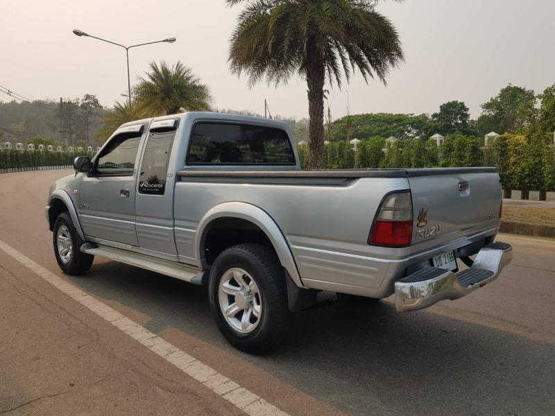 ISUZU Dragon Eye Cap 4x4 2000