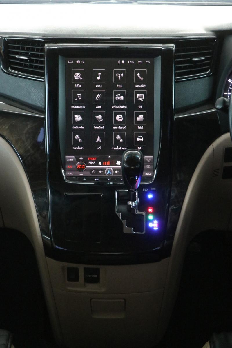 TOYOTA ALPHARD 2.4 V 2012