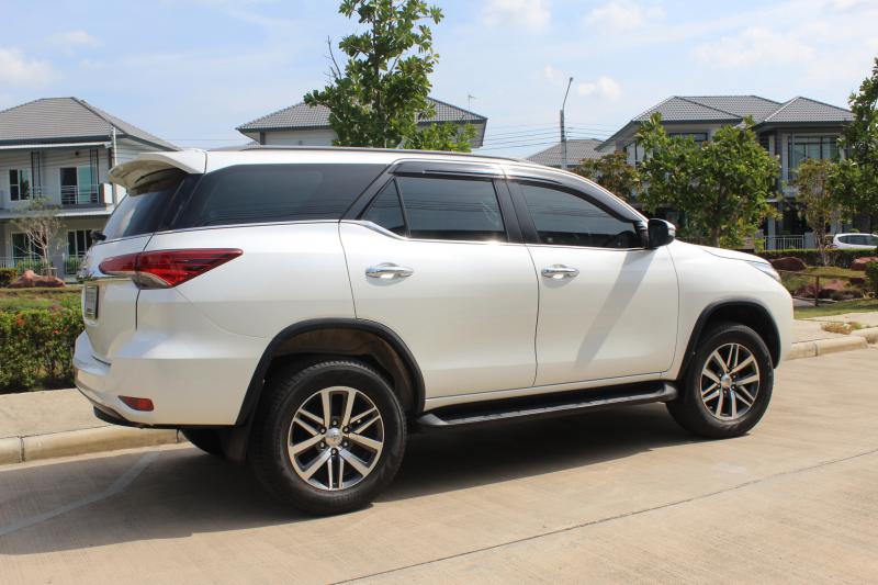 TOYOTA Toyota fortuner เครื่อง 2.8 ปี 17 2017