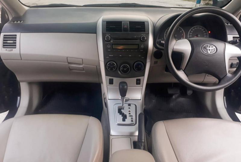 TOYOTA Corolla Altis 1.6 E CNG 2013