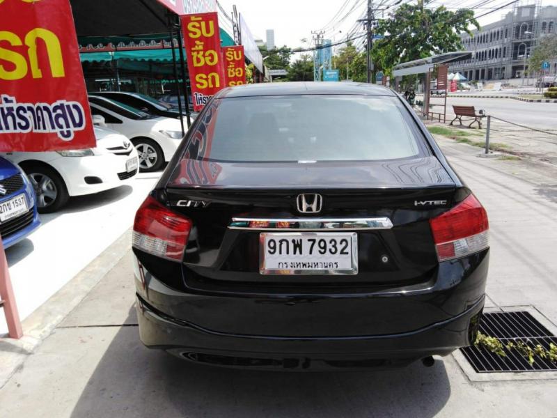 HONDA city 2010