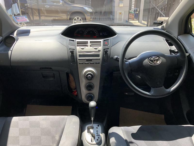 TOYOTA yaris 2008