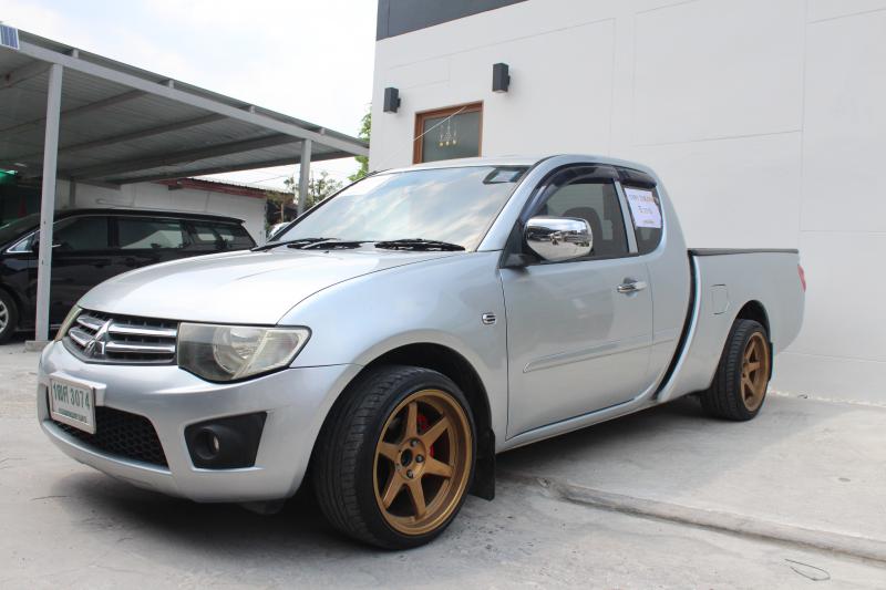 MITSUBISHI TRITON GLS MEGA CAB 2014