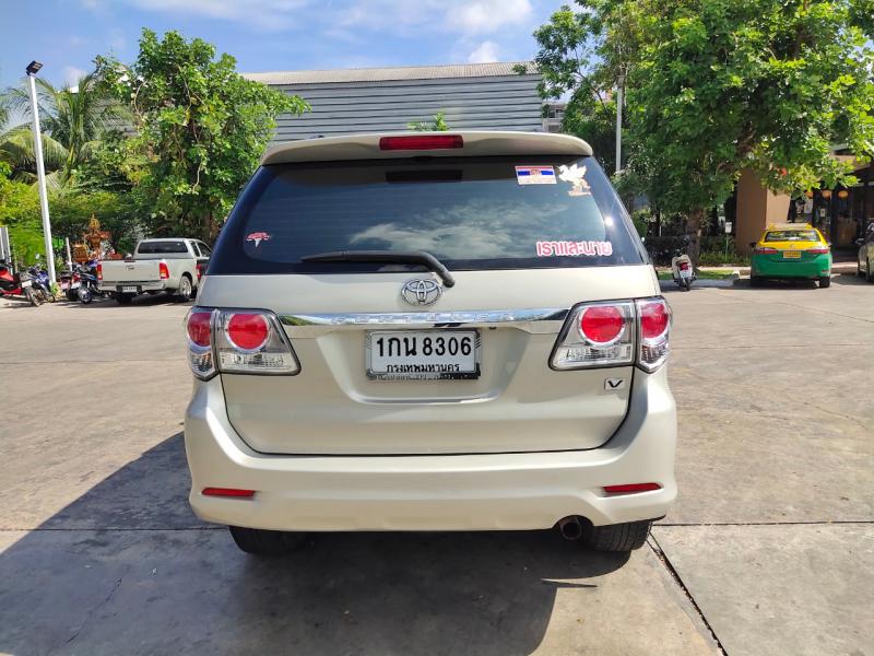 TOYOTA FORTUNER 2013