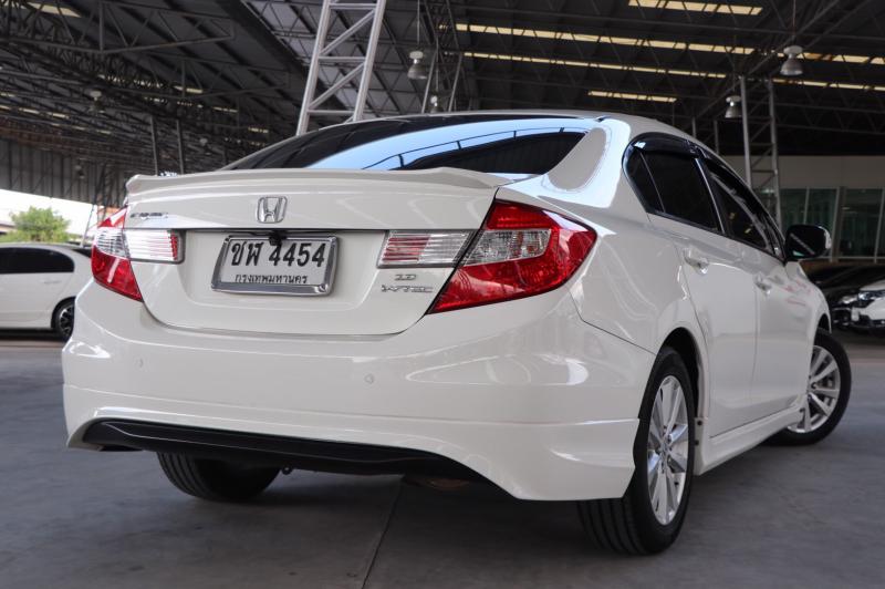 HONDA civic 1.8 e 2013