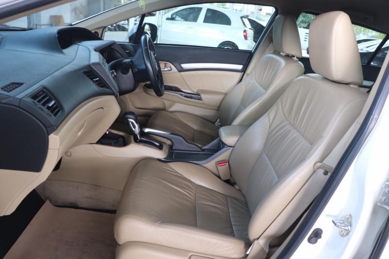 HONDA civic 1.8 e 2013