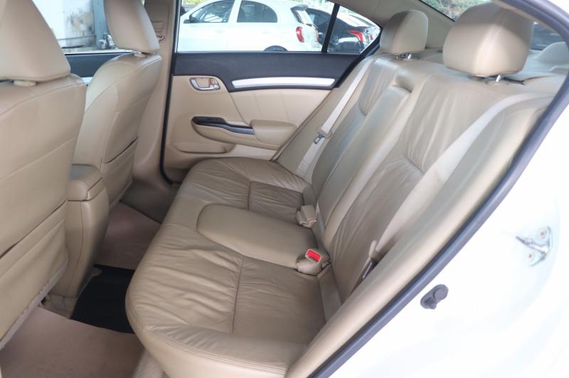 HONDA civic 1.8 e 2013