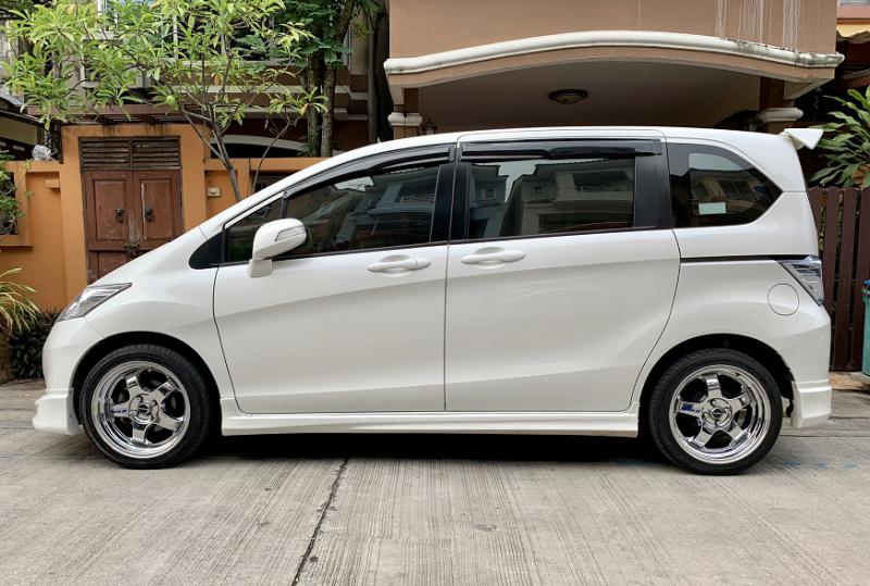 HONDA Freed 2011