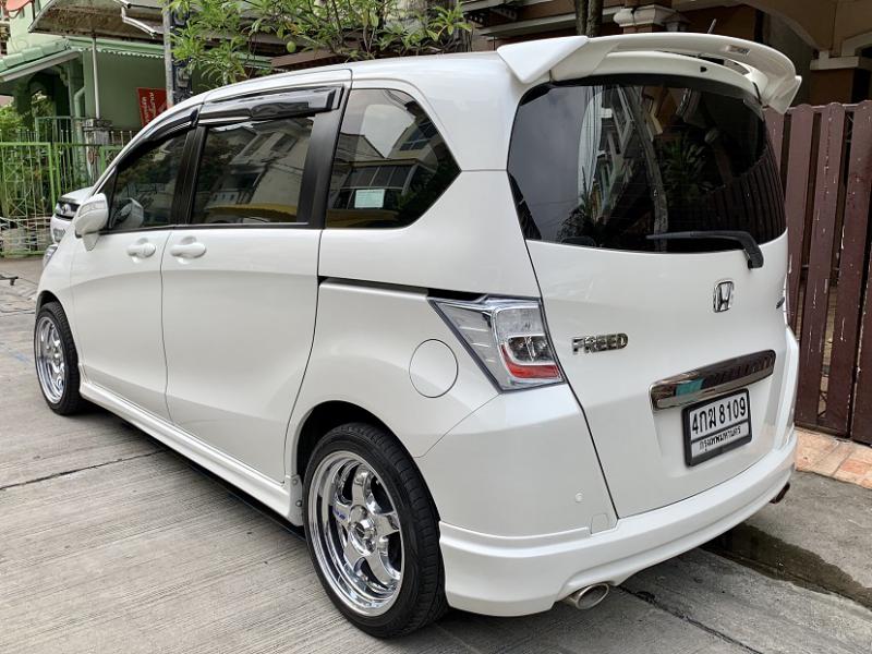HONDA Freed 2011